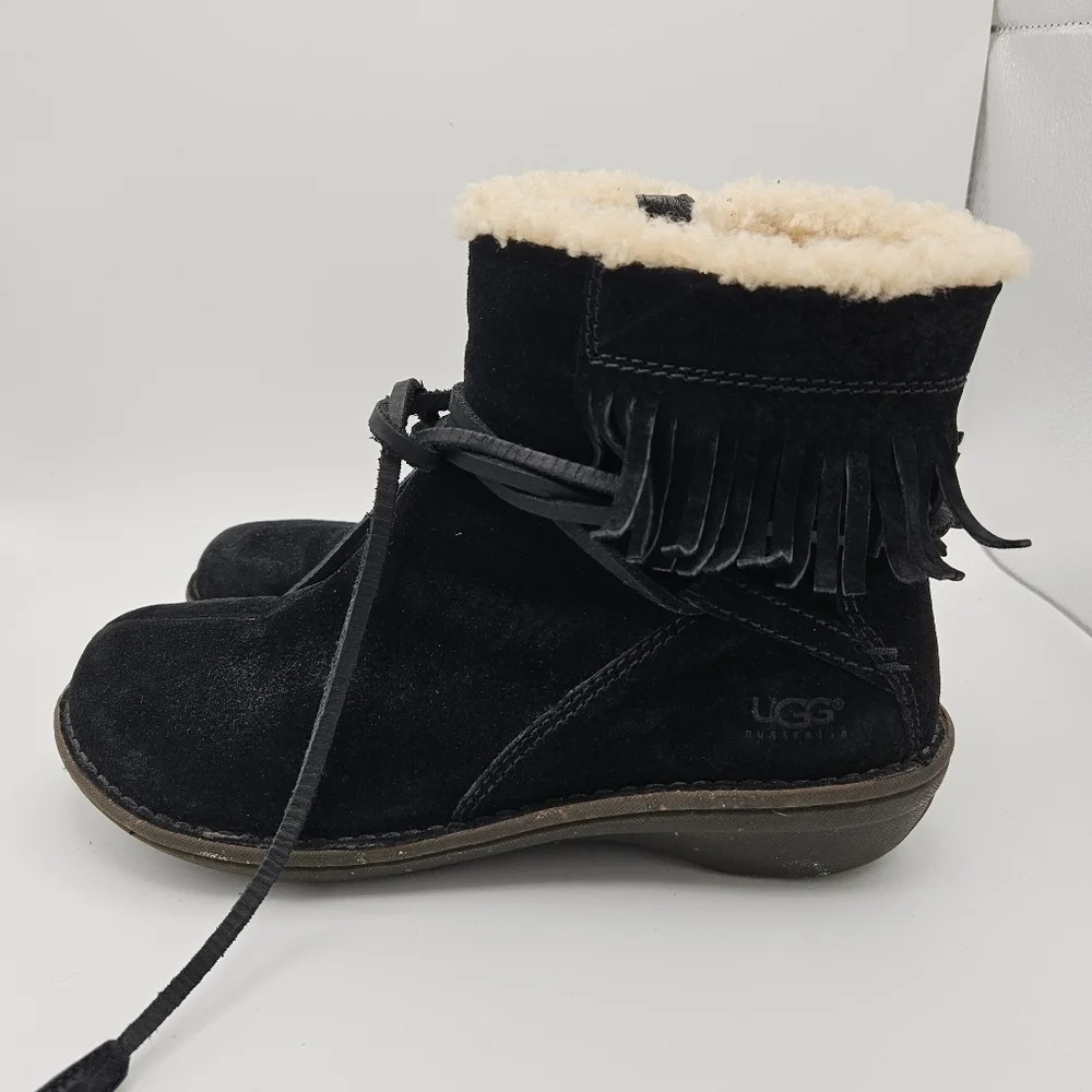 Ugg Gaviota black suede fringe ankle boots size 9